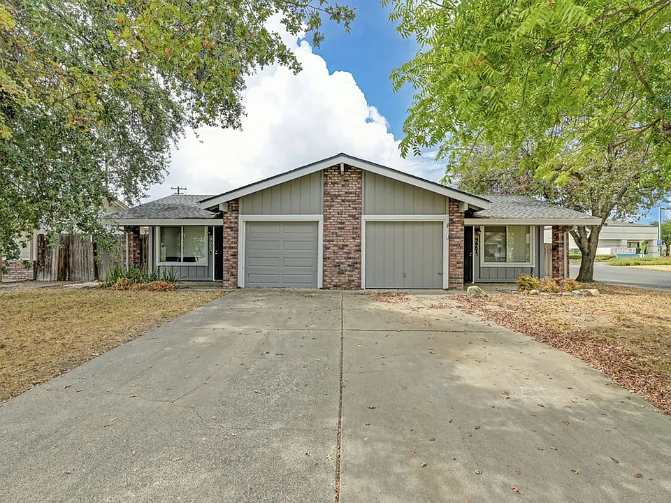 9685-9687 Lake Natoma Dr