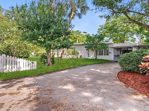 3rd image of 330 NW 32nd Court