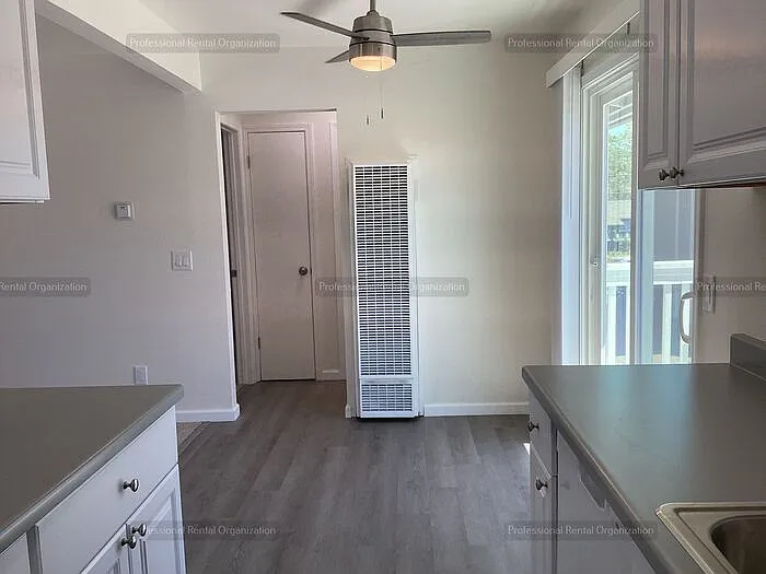 445 S E St #17 — Photo 9