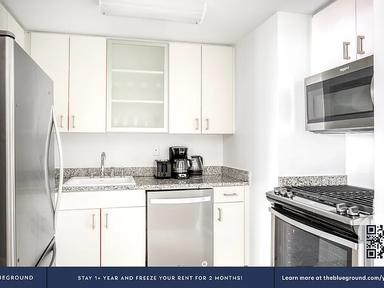 500 W 56th St #713 — Photo 6