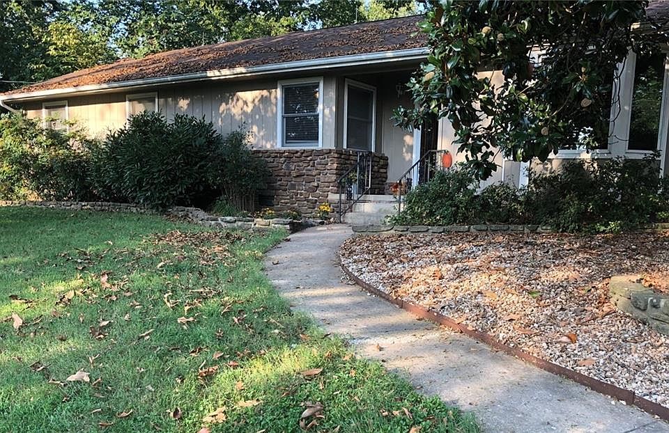 1st image of 13 Abbey Ln