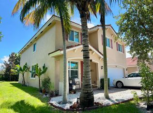 790 Palm Tree Ln, Haverhill, FL 33415