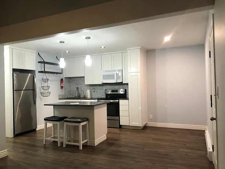 1050 W Beaver Creek Blvd #B — Photo 1