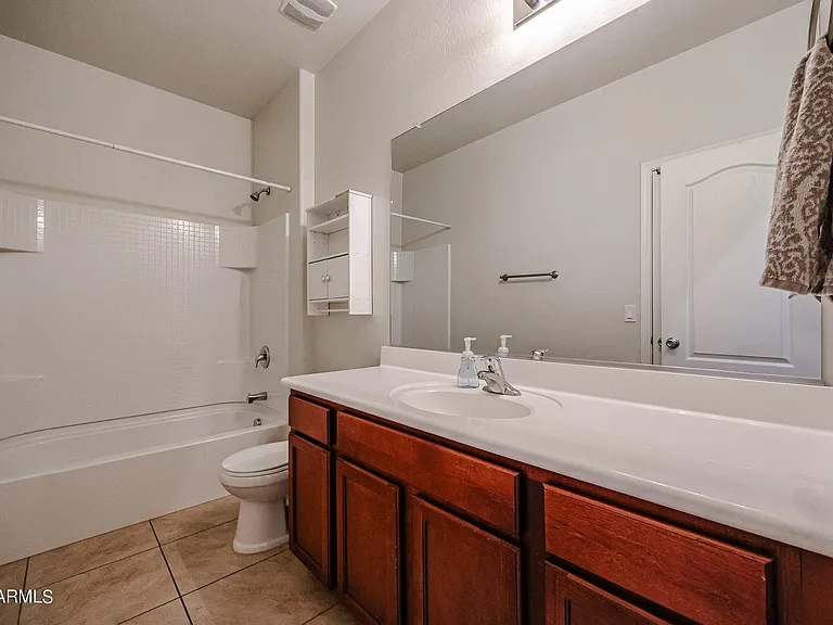 7009 S 78th Dr — Photo 20