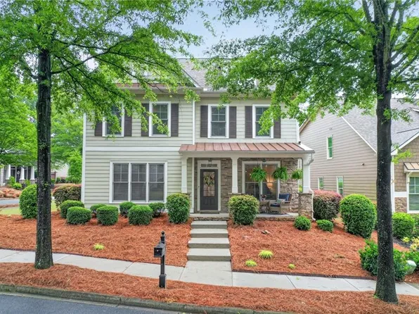 760 Village Crest Dr, Suwanee, GA 30024