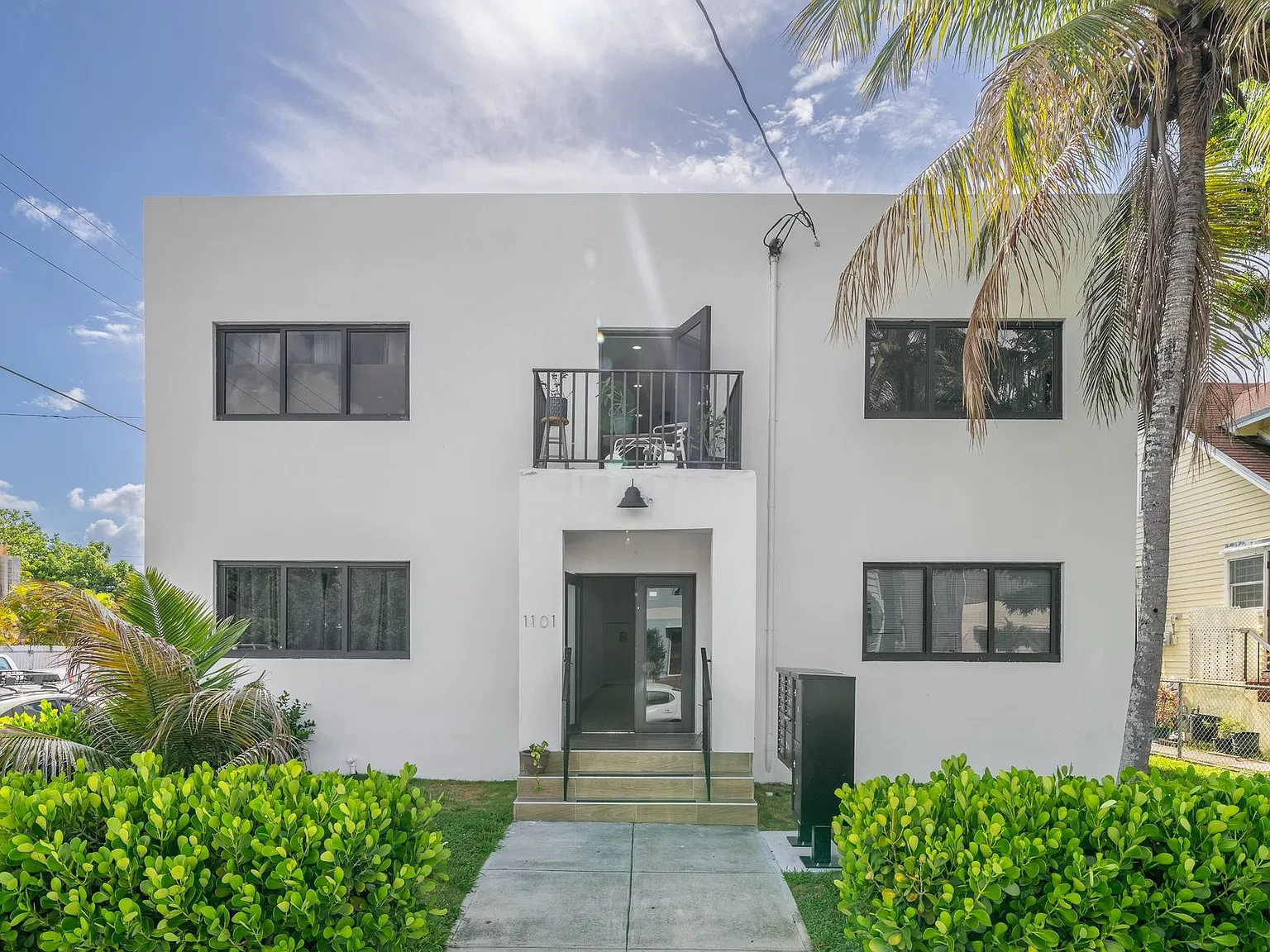 Newly renovated in Little Havana! / 1/1 $1,600 y 2/1 $2,000, remodelados en Little Havana. — Photo 2