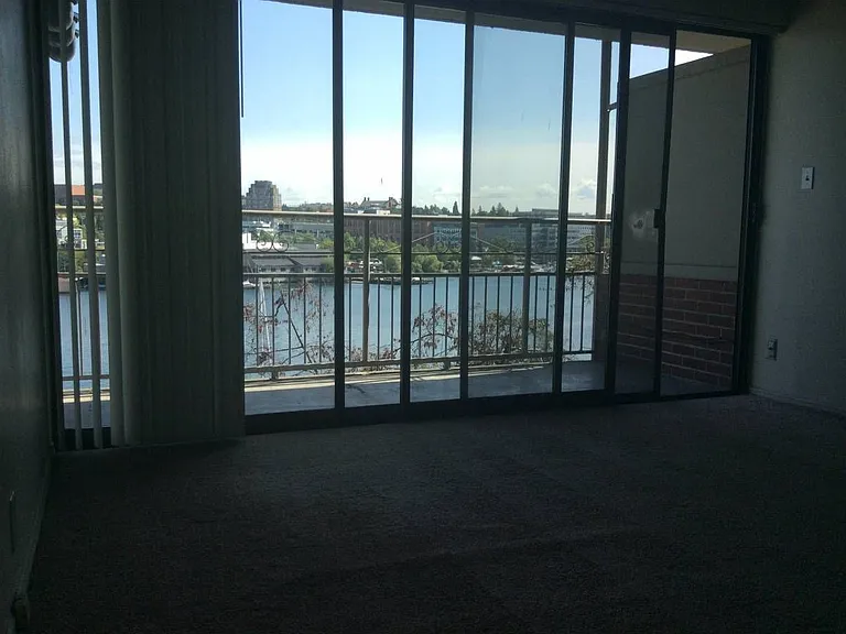 Lanai Apartments — Photo 9