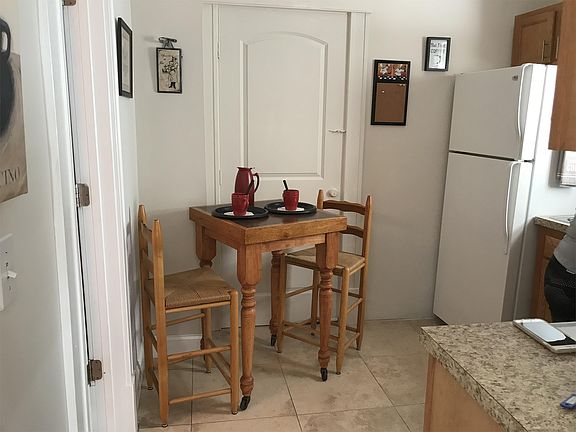 5th image of 2357 Myra St APT B