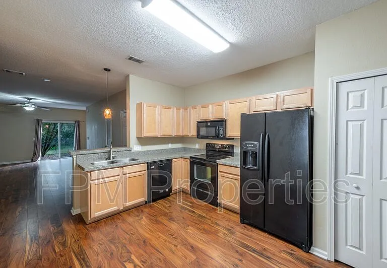 807 Scrub Jay Dr — Photo 14