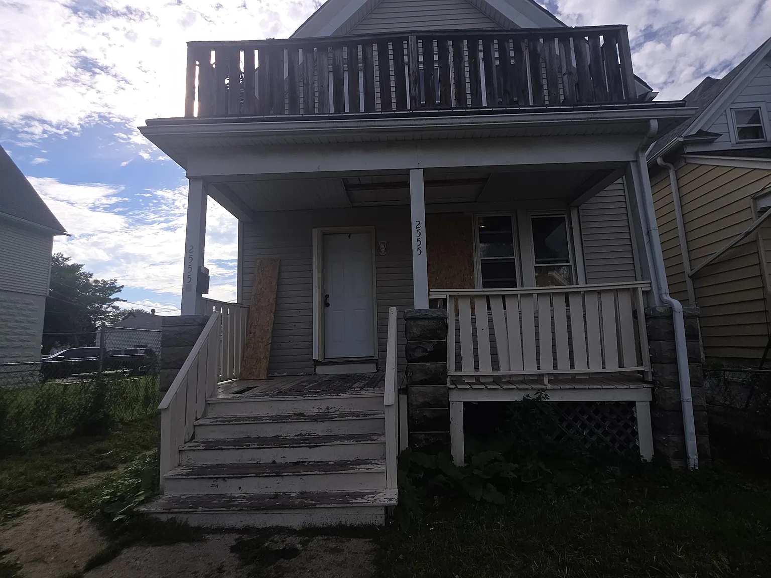 3 bed, 800 sqft, $1,300 — Photo 2