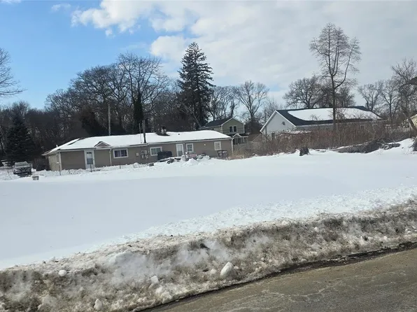 40 Spruce Street, Wyandanch, NY 11798