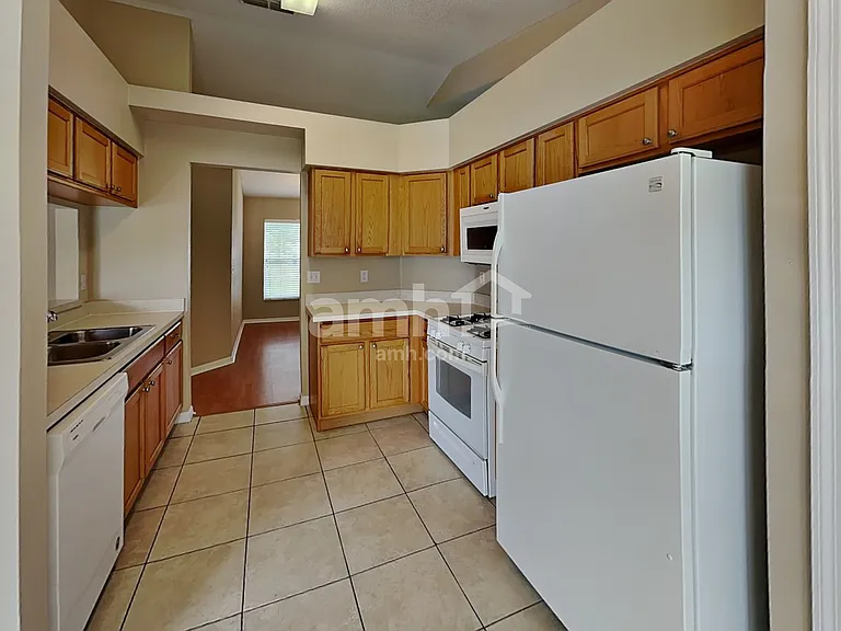 12131 Woodglen Cir — Photo 3