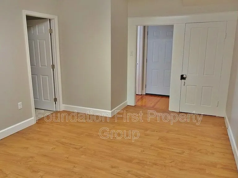 514 Broadway #1 — Photo 2
