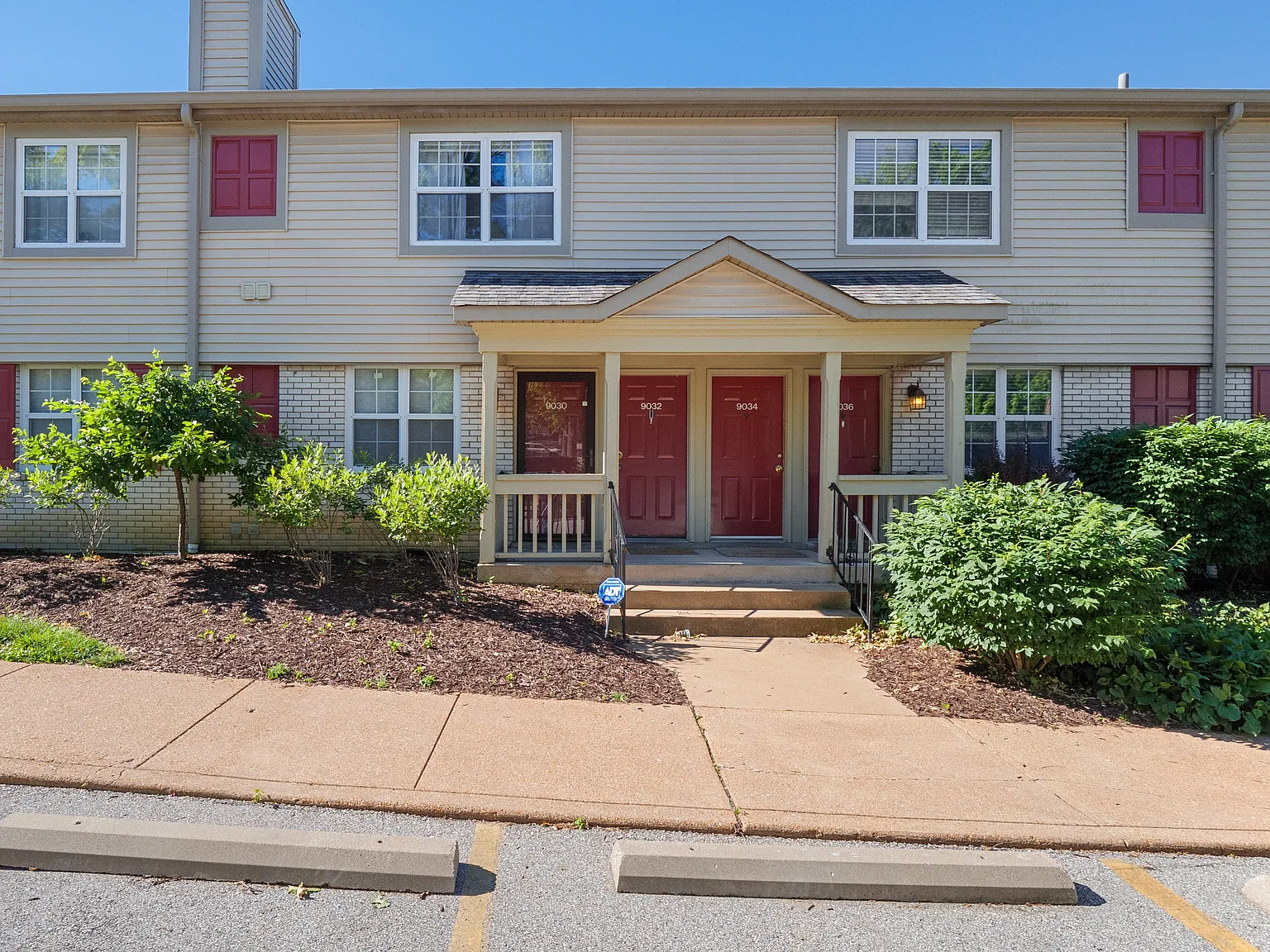 9030 N Swan Cir — Photo 2