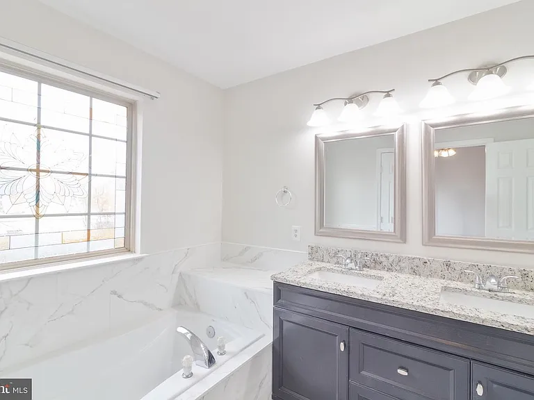 Primary Bedroom Ensuite Bath-3rd Floor