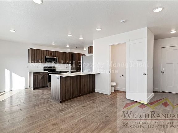 4th image of 1177 W Shady Brook Ln Unit 6