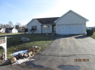 N1586 Overlook Cir, Genoa City, WI 53128