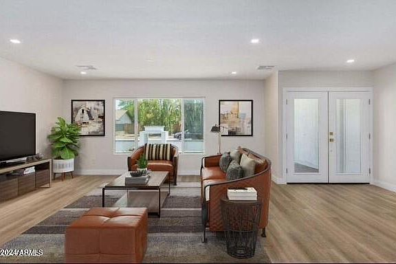 4th image of 1630 E LAGUNA Drive