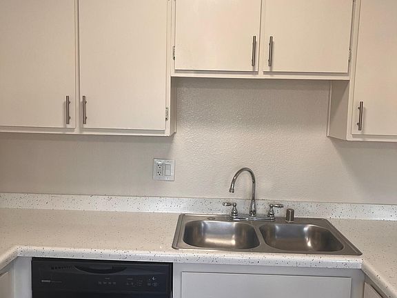 4th image of 1286 N Mollison Ave APT 4