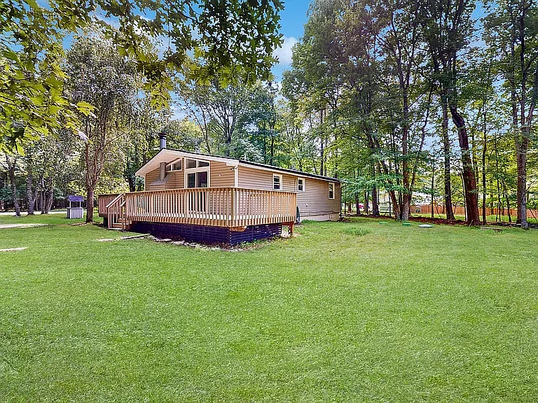 107 Hickory Rd — Photo 14
