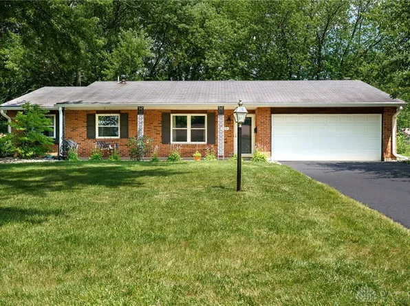 222 Kenderton Trl, Dayton, OH 45430