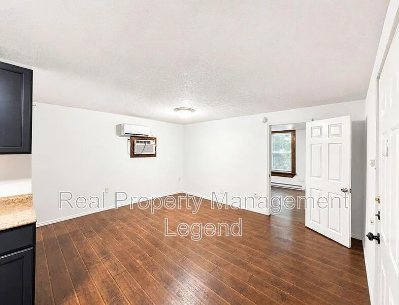 1 bed, 1.0 bath, 650 sqft, $1,000 — Photo 4