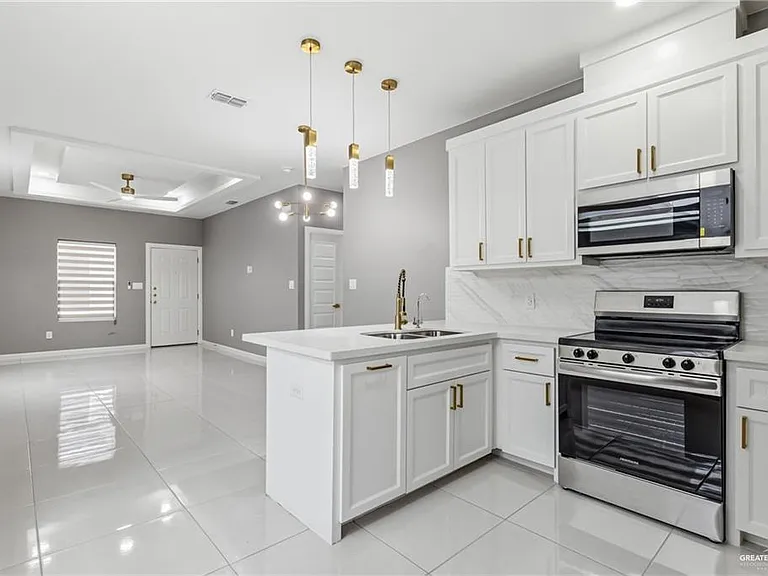 1802 W Violet Dr #3 — Photo 3