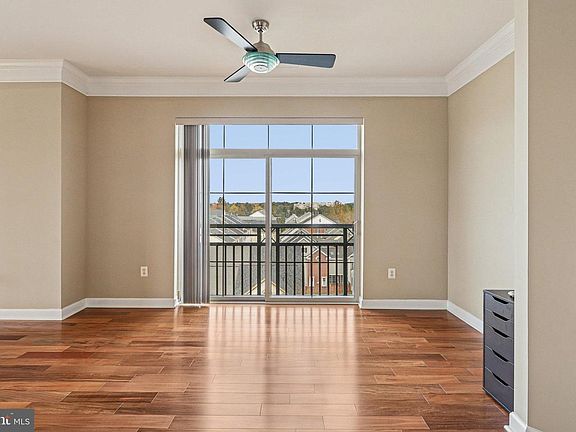 5th image of 680 Watermans Dr APT 505