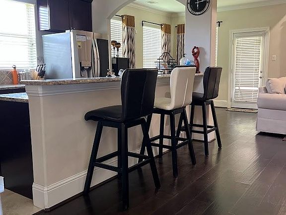 4th image of 1305 Ainsley Way