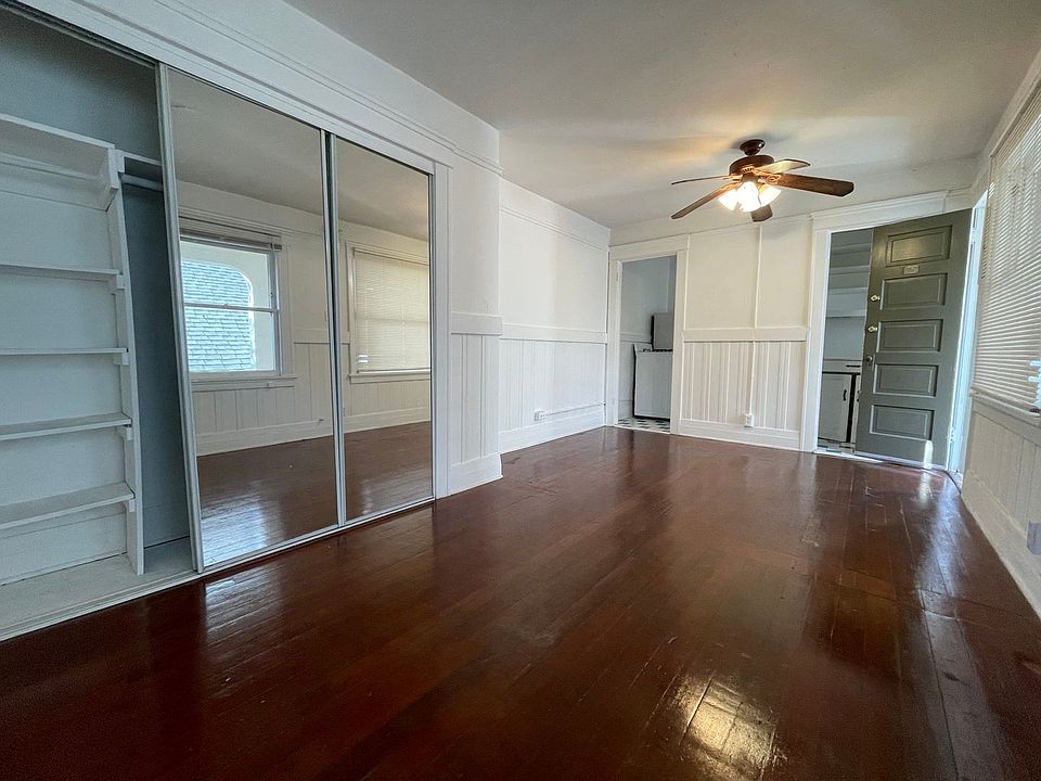 1st image of 17 Ozone Ave #5