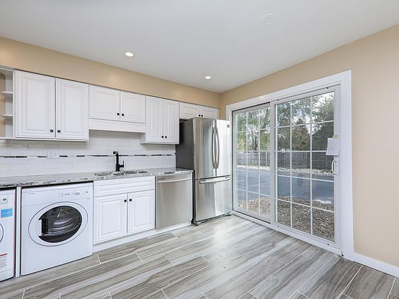 5th image of 129 Lucille Ct Unit A