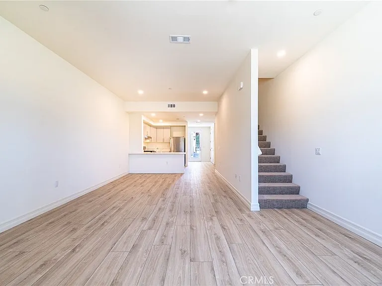 180 S New Ave #5 — Photo 13