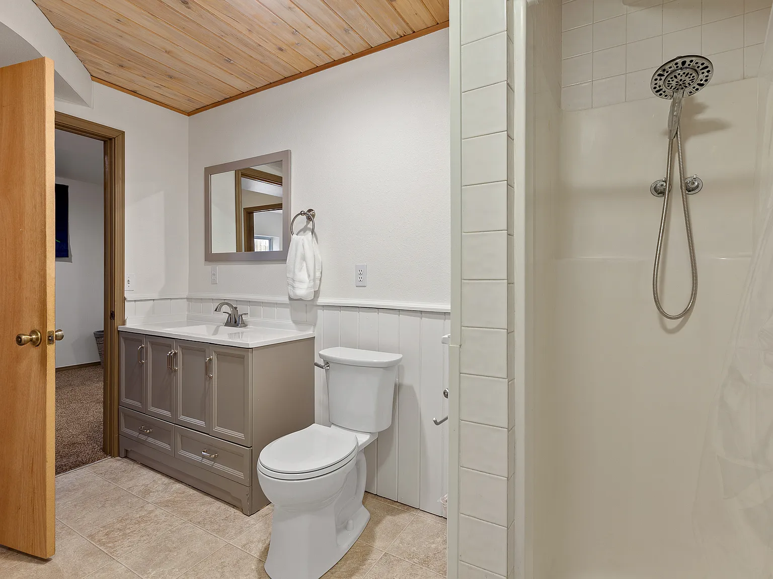3 bed, 1728 sqft, $2,500 — Photo 4