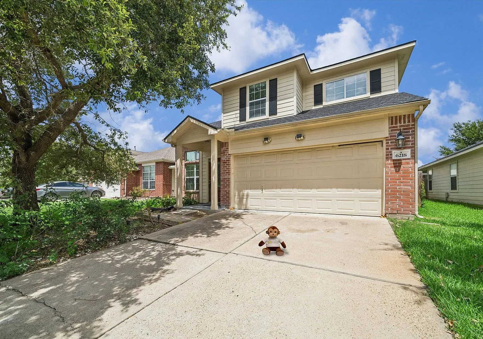 Move-in Ready Home for Lease in Crosby Area! — Photo 1