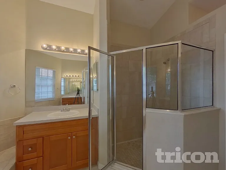 1507 Yardley Dr — Photo 8