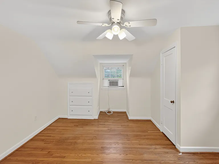 Upstairs bedroom #4