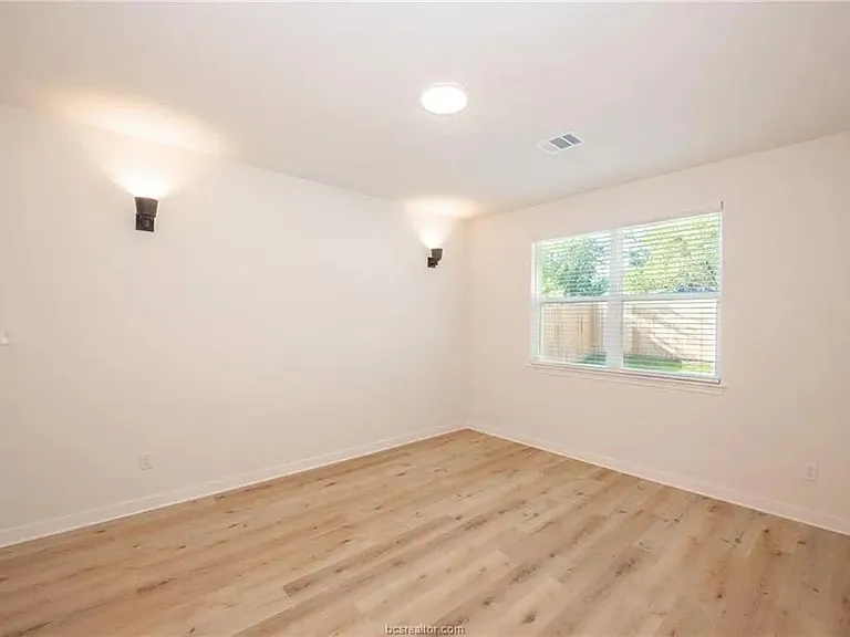 603 N Echols St — Photo 6