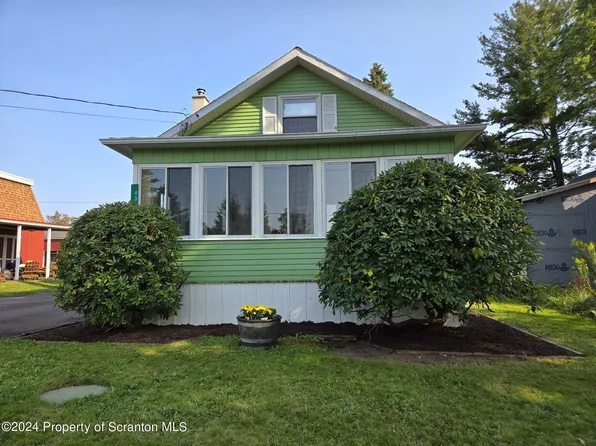 43 Lakeview Dr, Sweet Valley, PA 18656