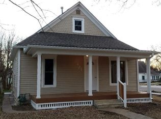 421 W 11th Ave, Winfield, KS 67156