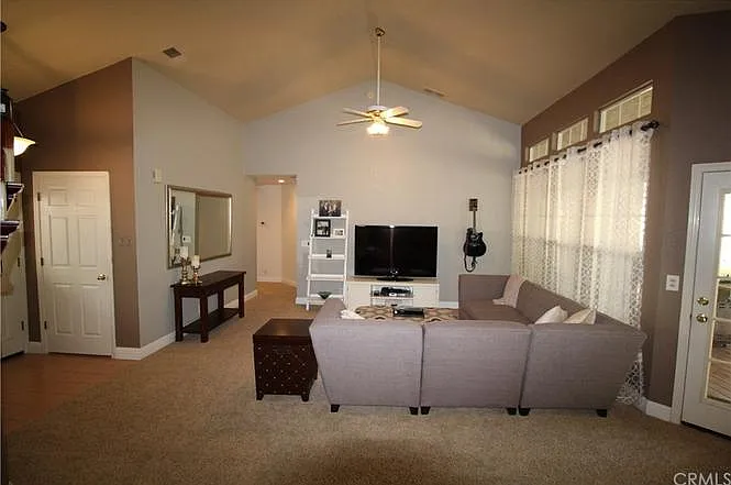 379 Brookside Dr — Photo 4