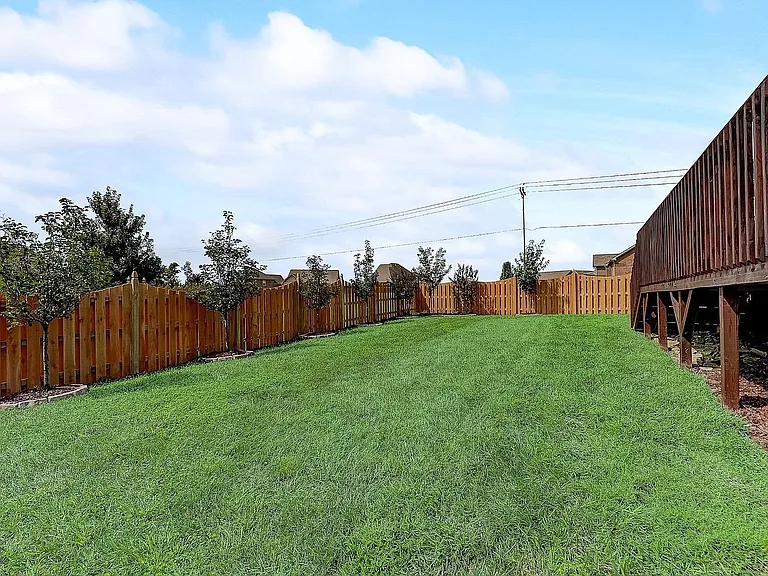6040 Sanmar Dr — Photo 36