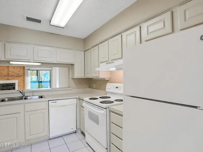 5615 San Juan Ave #308 — Photo 8