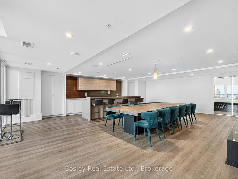 16 Concord Pl #550 — Photo 27
