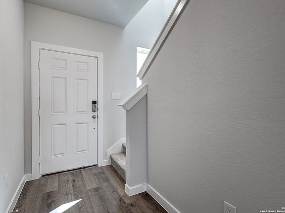 3rd image of 5639 Frederick Bluff