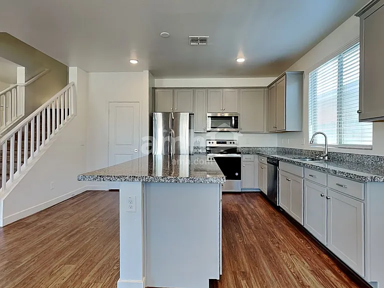 4206 S 105th Dr — Photo 3