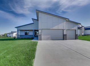 8536 E Bradford St, Wichita, KS 67210