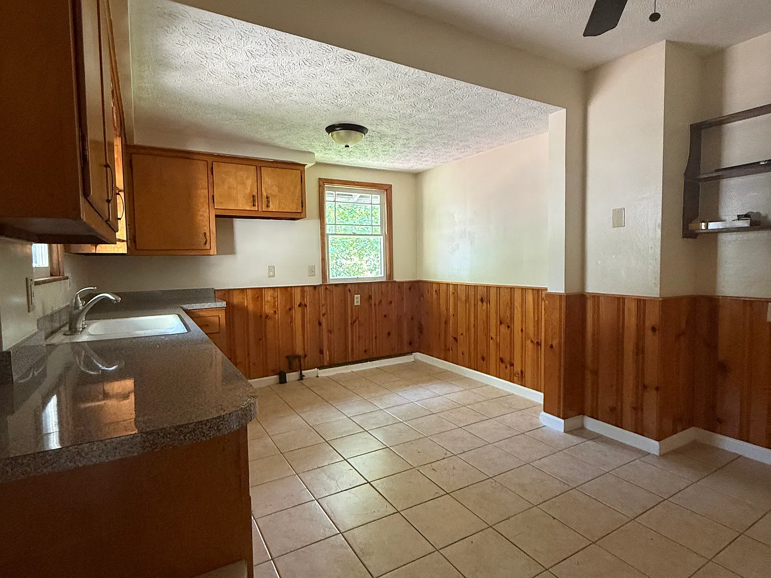 815 Kenilworth Ave SE — Photo 3