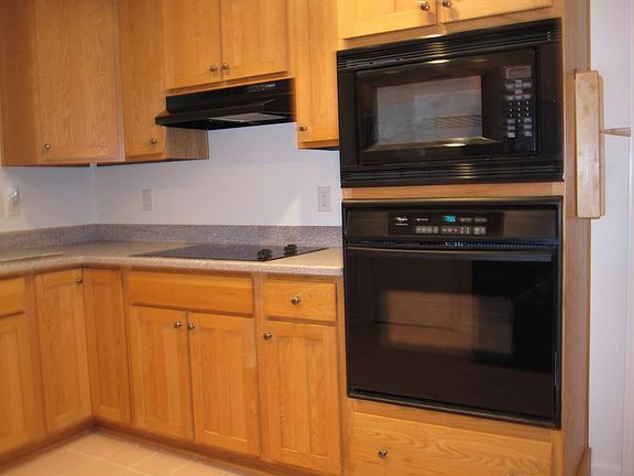 Kitchen - Cooking Area