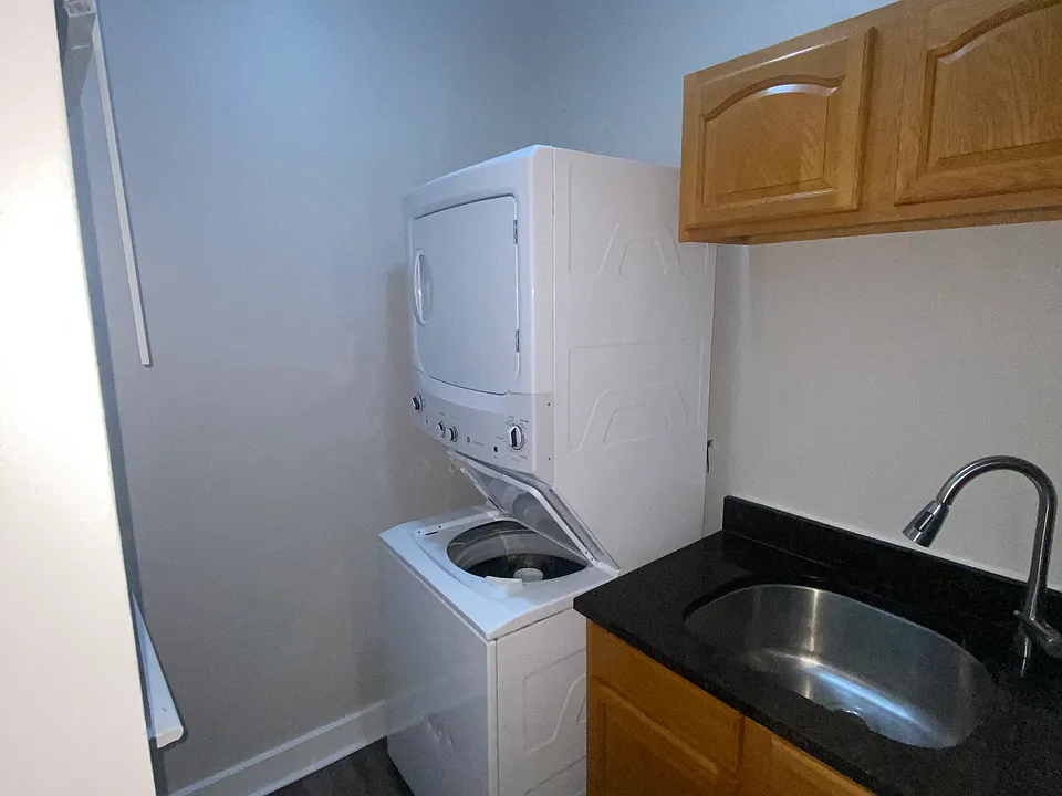 140 Callender St #3