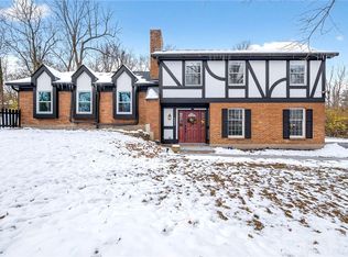 6645 Yankee St, Centerville, OH 45459